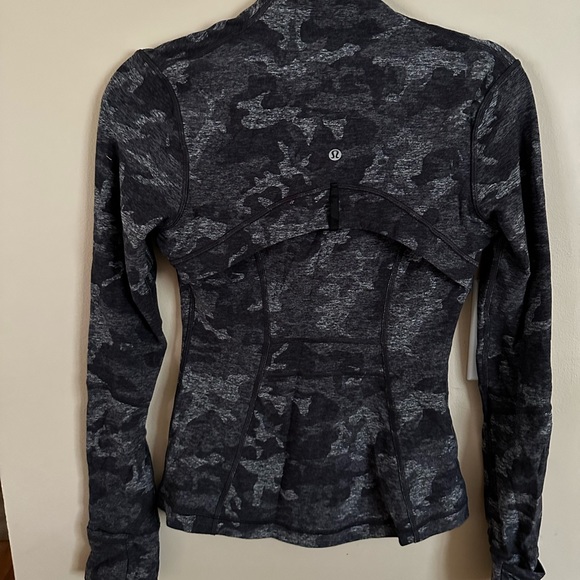 Camo Lululemon full zip - Picture 3 of 3